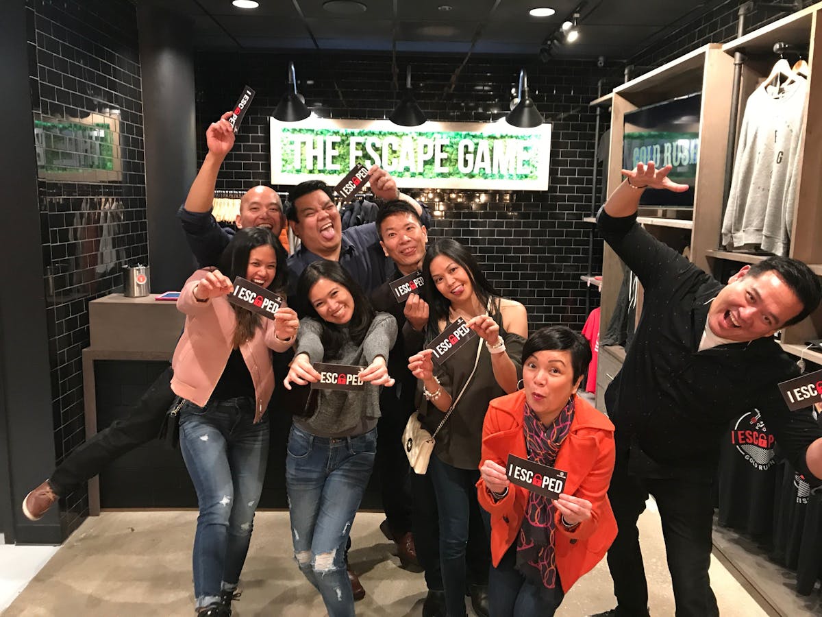 host parties at the escape game